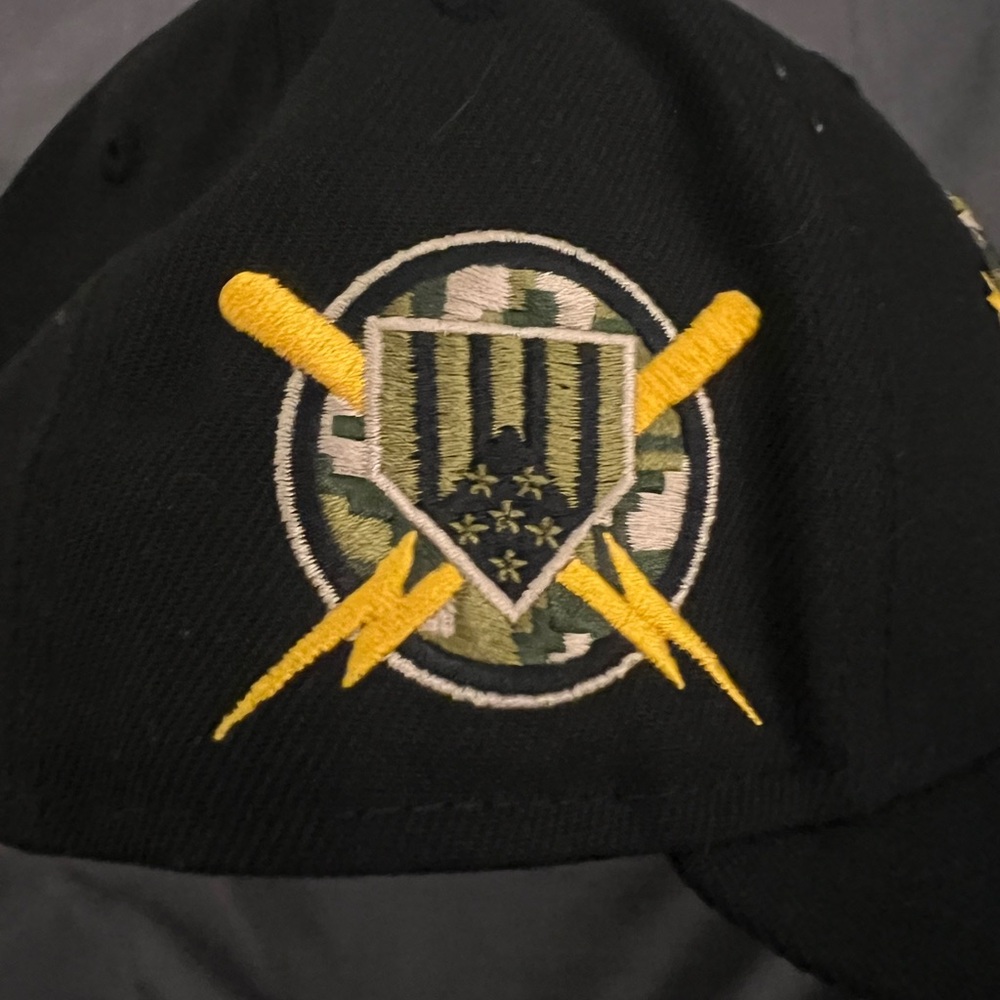 Milwaukee Brewers New Era Armed Forces Day On-Field MLB hat 7 1/8 New - Picture 3 of 7